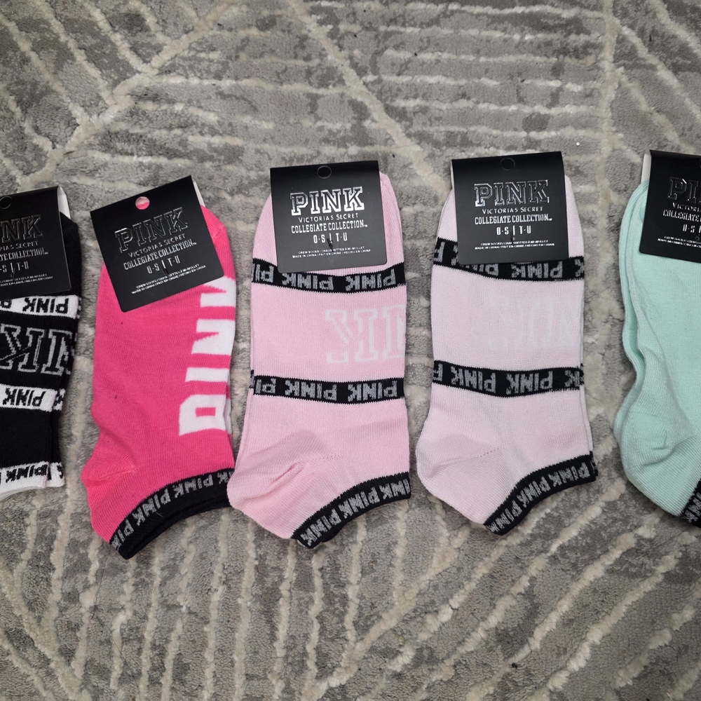 PINK Victoria's Secret Women's Colorful Ankle Socks Set